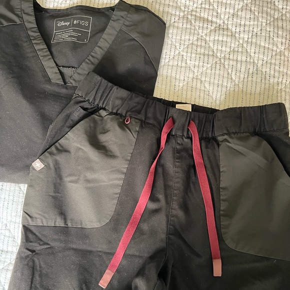 DINSEY X FIGS COLLAB - Picture 5 of 16